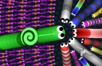 Play Slitherio: Eat them all now!